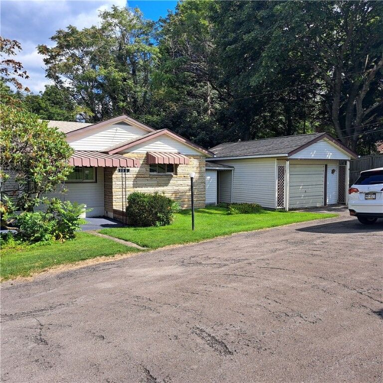 Property Photo: 1125 Center Ave PA 16001
