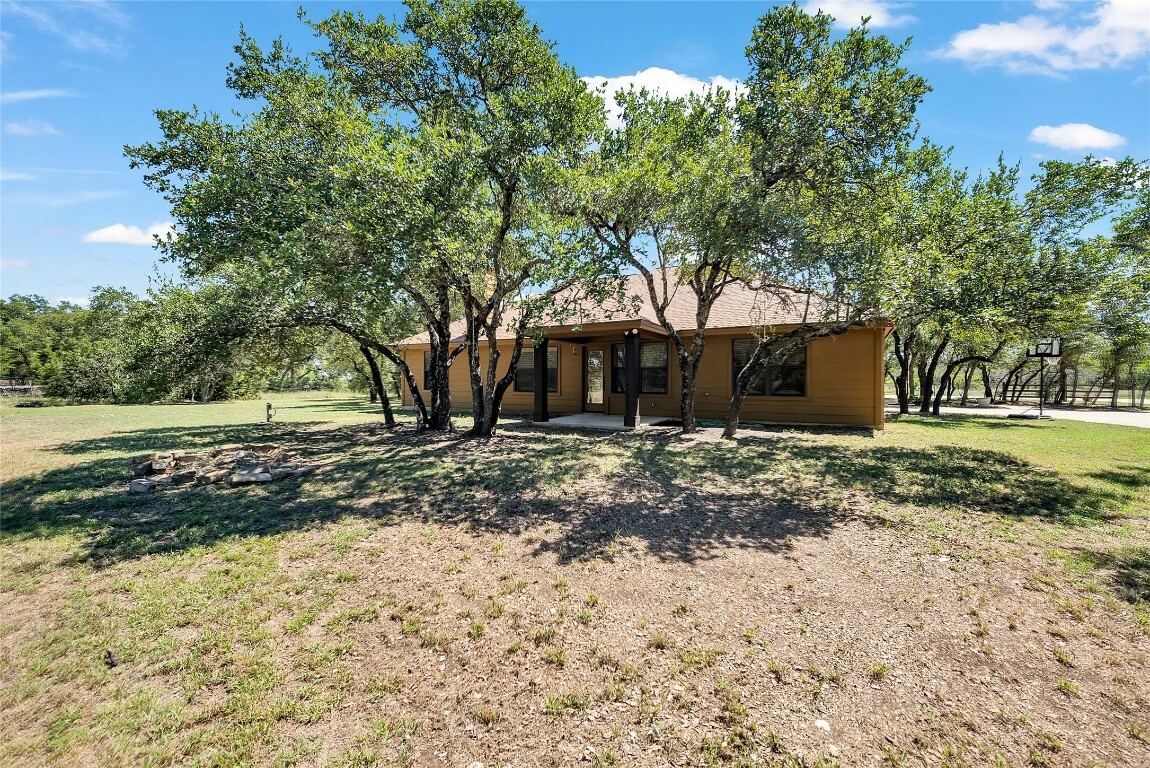 Property Photo:  1441 County Road 258  TX 78642 