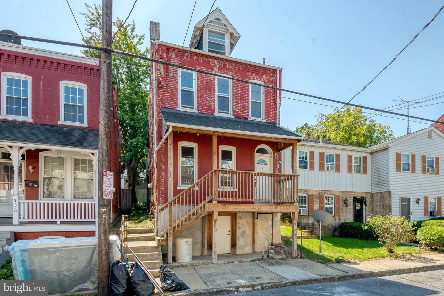 Property Photo:  734 E Marion Street  PA 17602 