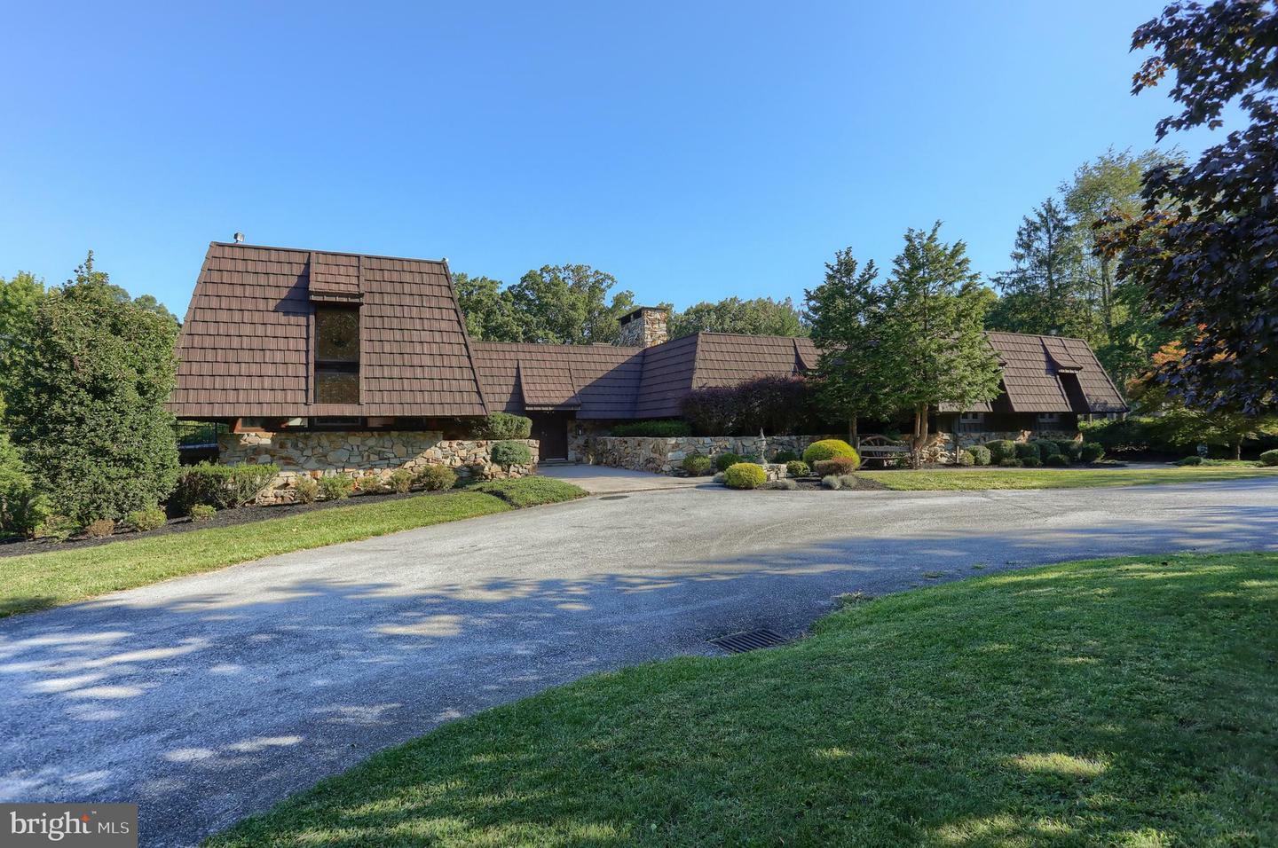 Property Photo:  4122 Crestview Road  PA 17112 