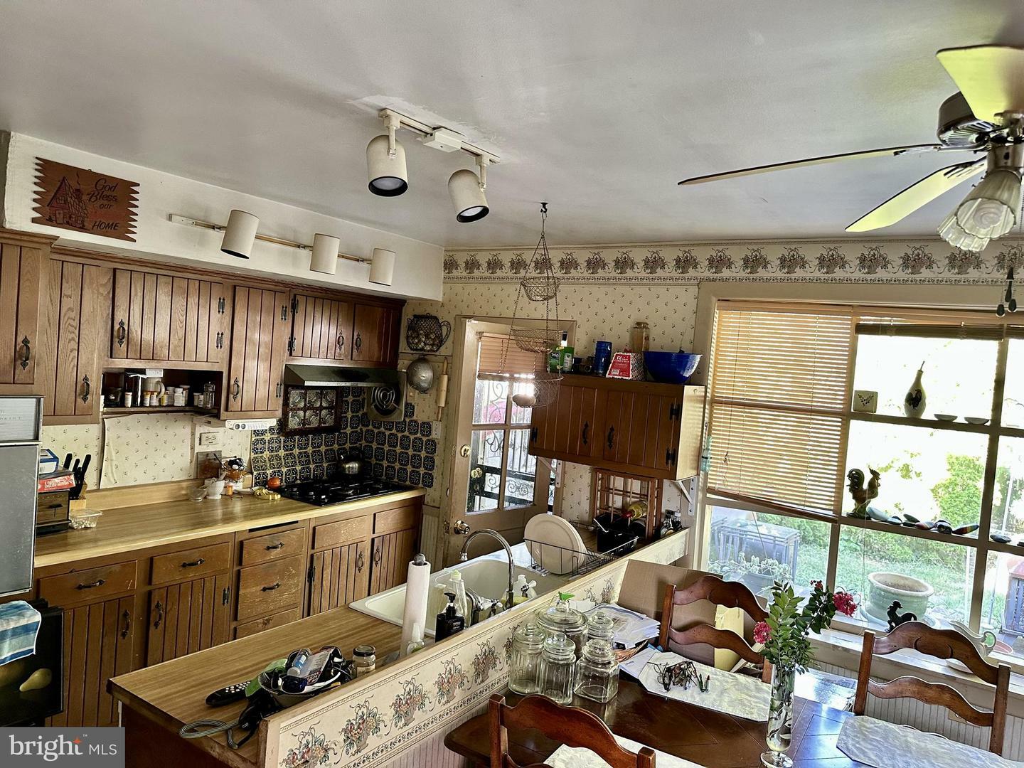 Property Photo:  119 Buttonwood Street  NJ 08060 