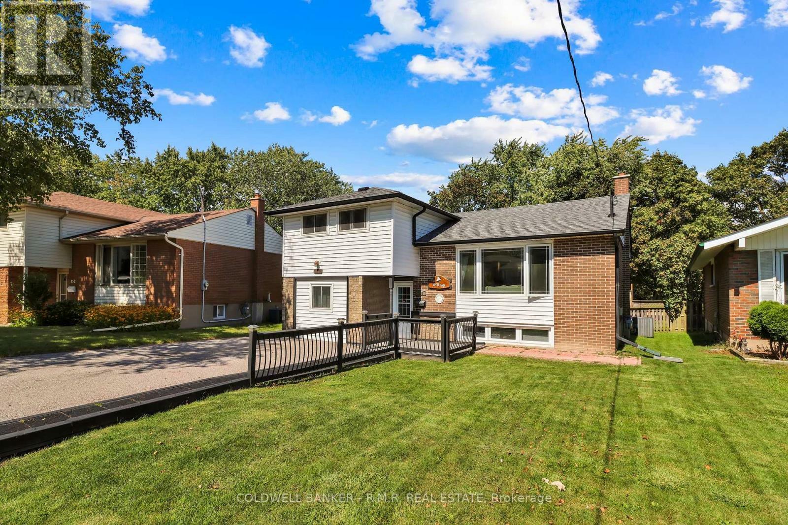 Property Photo:  856 Florell Drive  ON L1H 6W1 