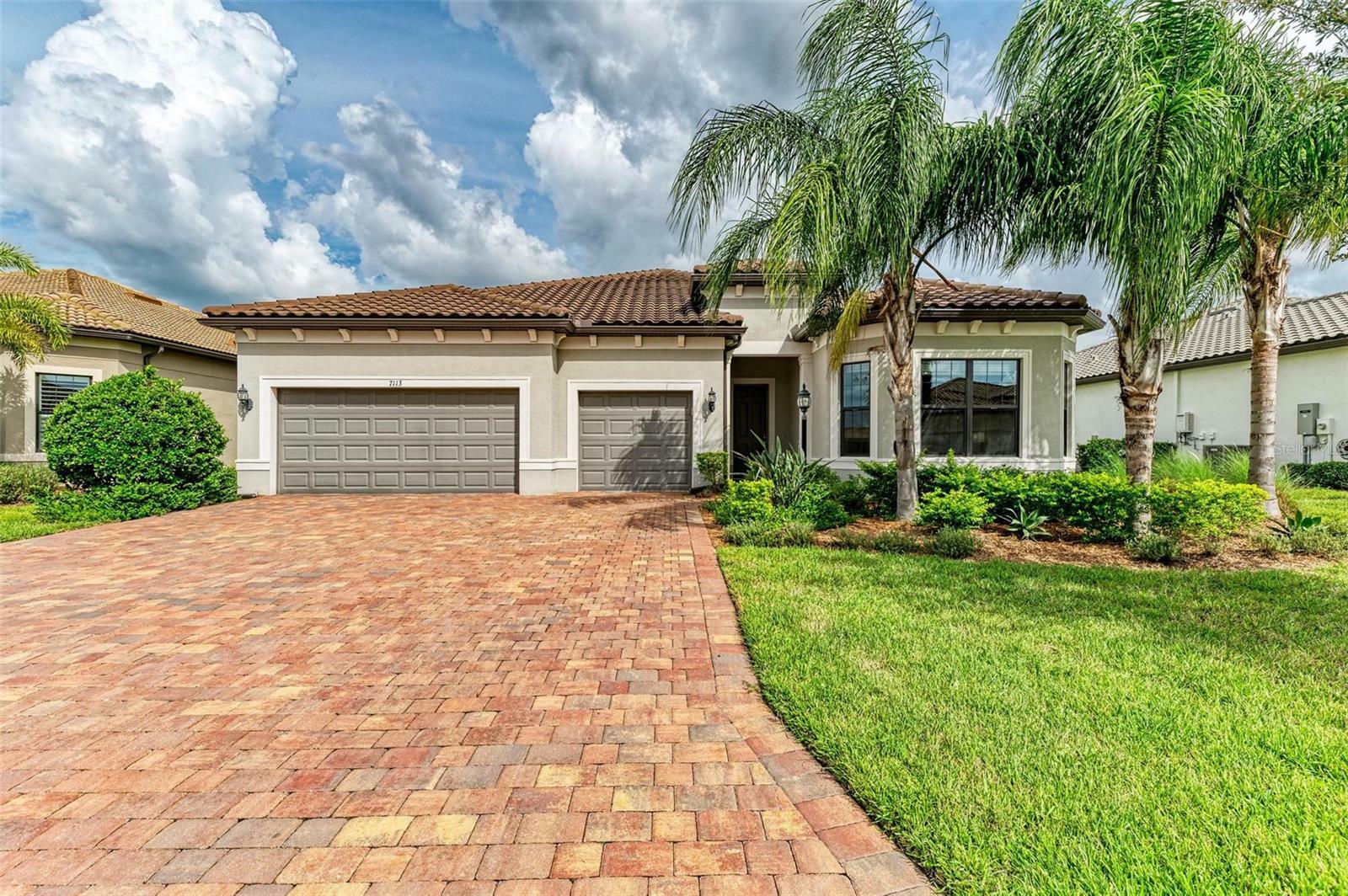 Property Photo: 7113 Gradford Court FL 34202