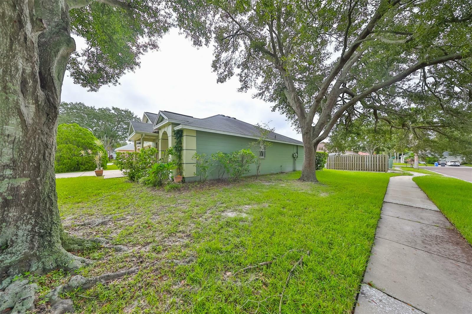 Property Photo:  5916 Button Quail Court  FL 33624 