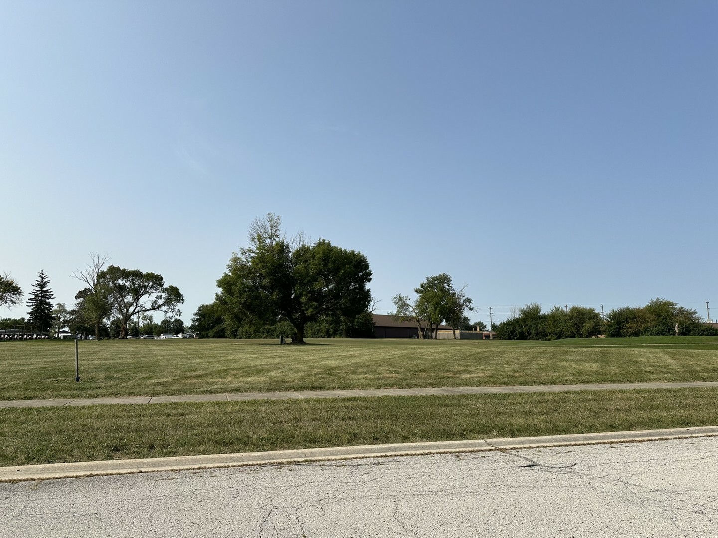 Property Photo:  432 Fairway Drive  IL 60401 