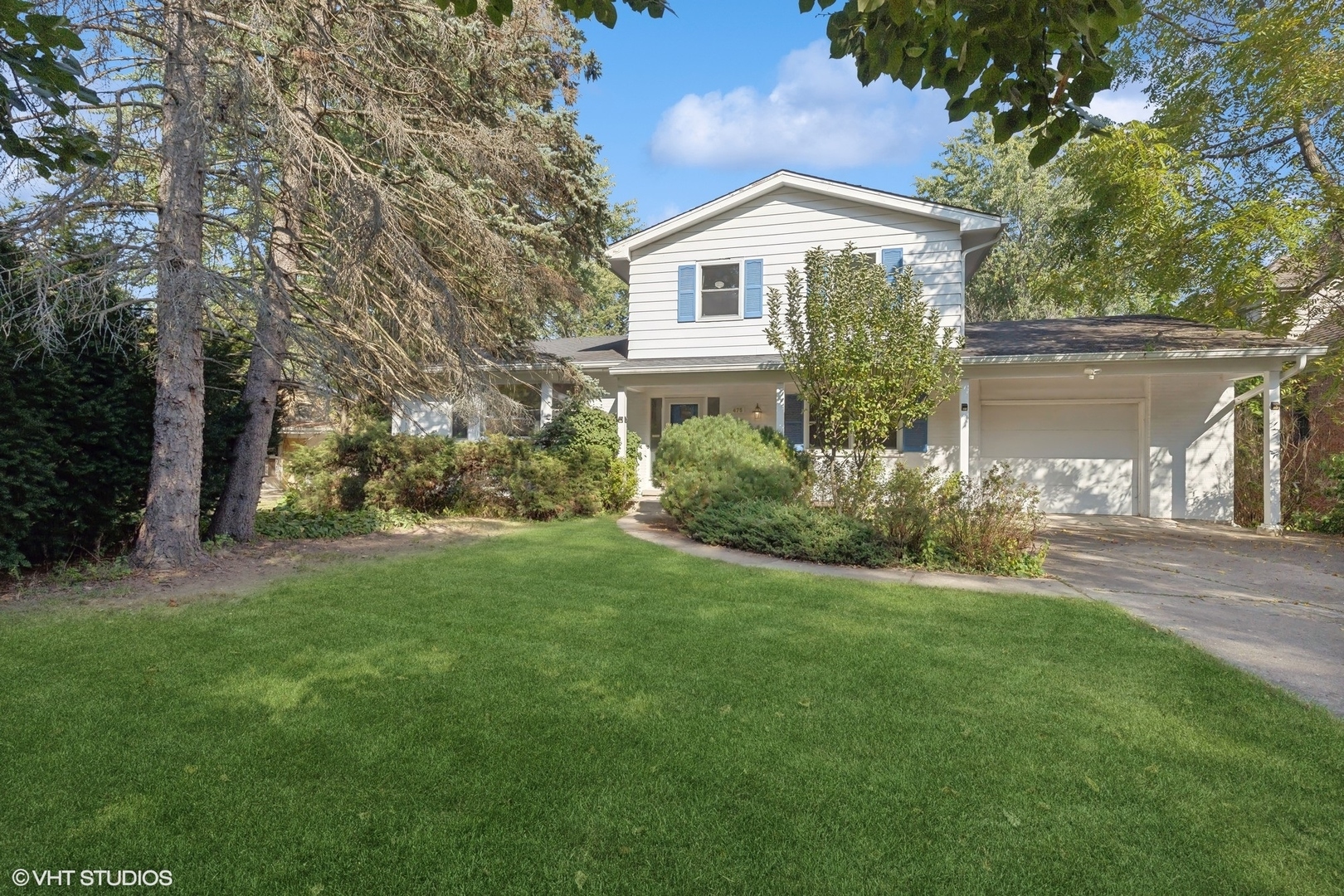 Property Photo:  475 Lincoln Avenue  IL 60044 