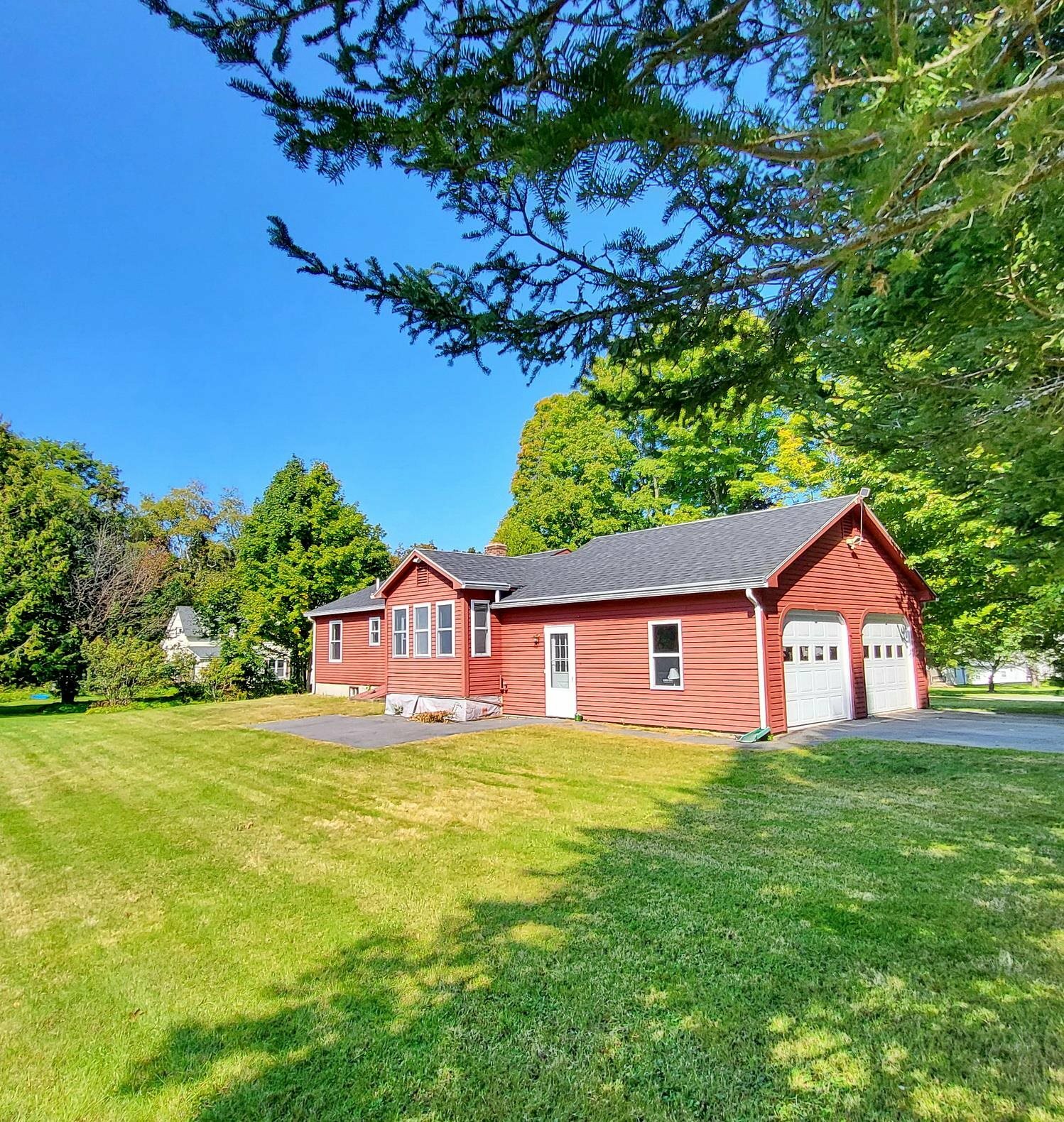 Property Photo:  66 Meadow Street  NH 03574 