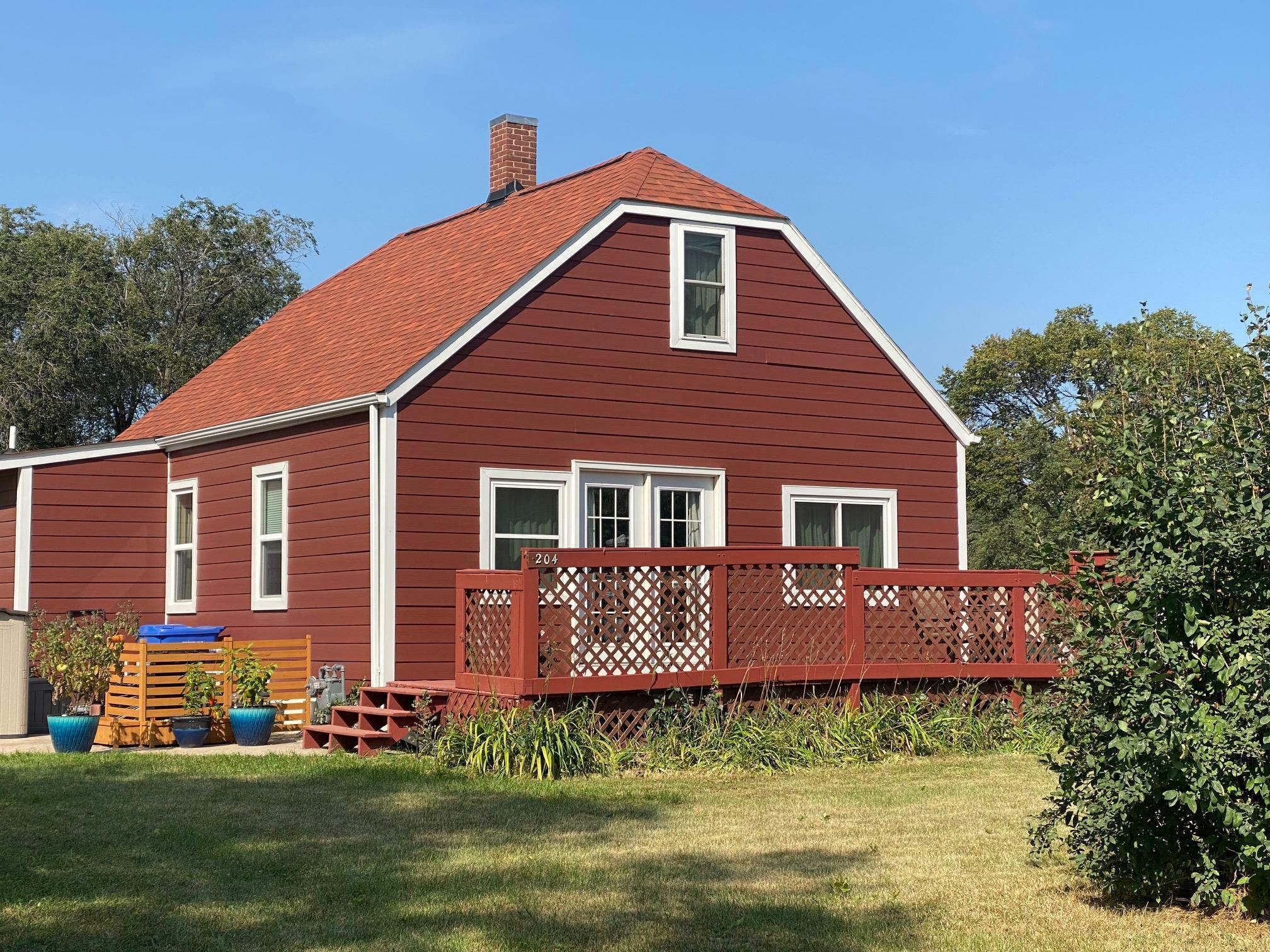 Property Photo:  204 Oak Grove Avenue  MN 56501 