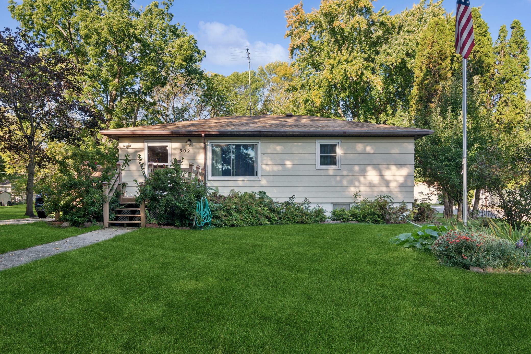 Property Photo:  302 Maple Avenue S  MN 55358 