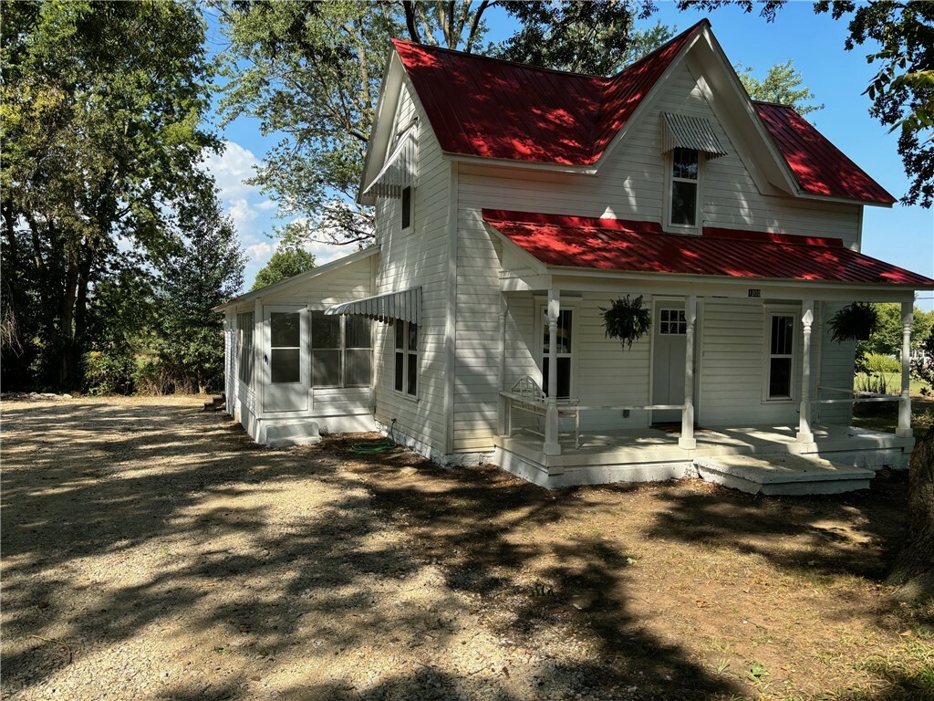 Property Photo:  1000 Springfield Avenue  AR 72638 