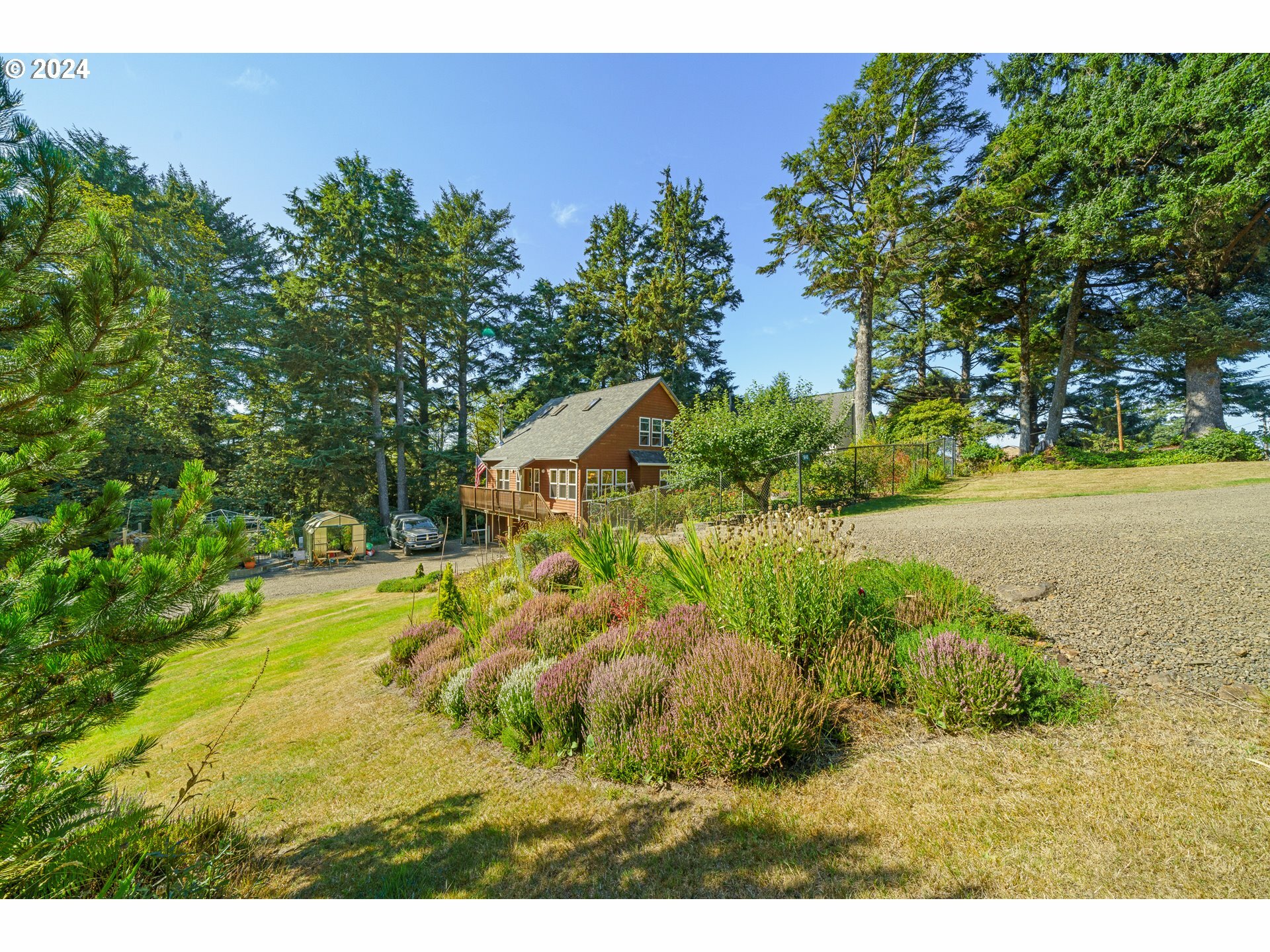 Property Photo: 5840 8th St OR 97141