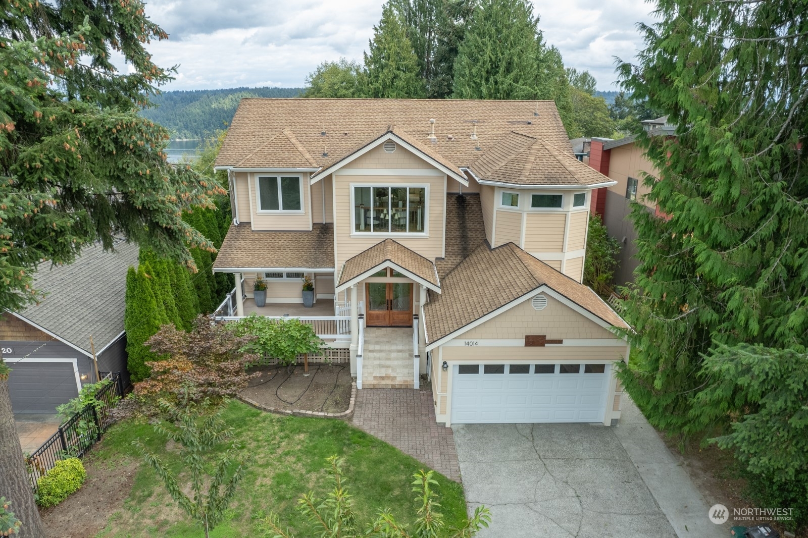 Property Photo:  14014 38th Avenue NE  WA 98125 