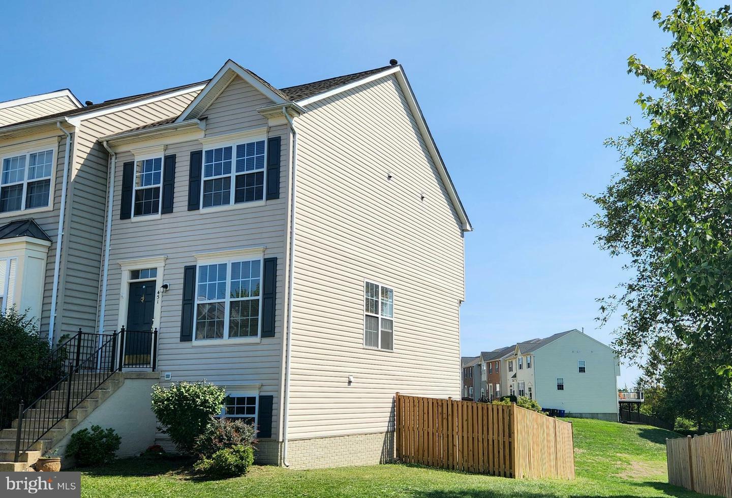 Property Photo:  451 Ginkgo Terrace NE  VA 20176 