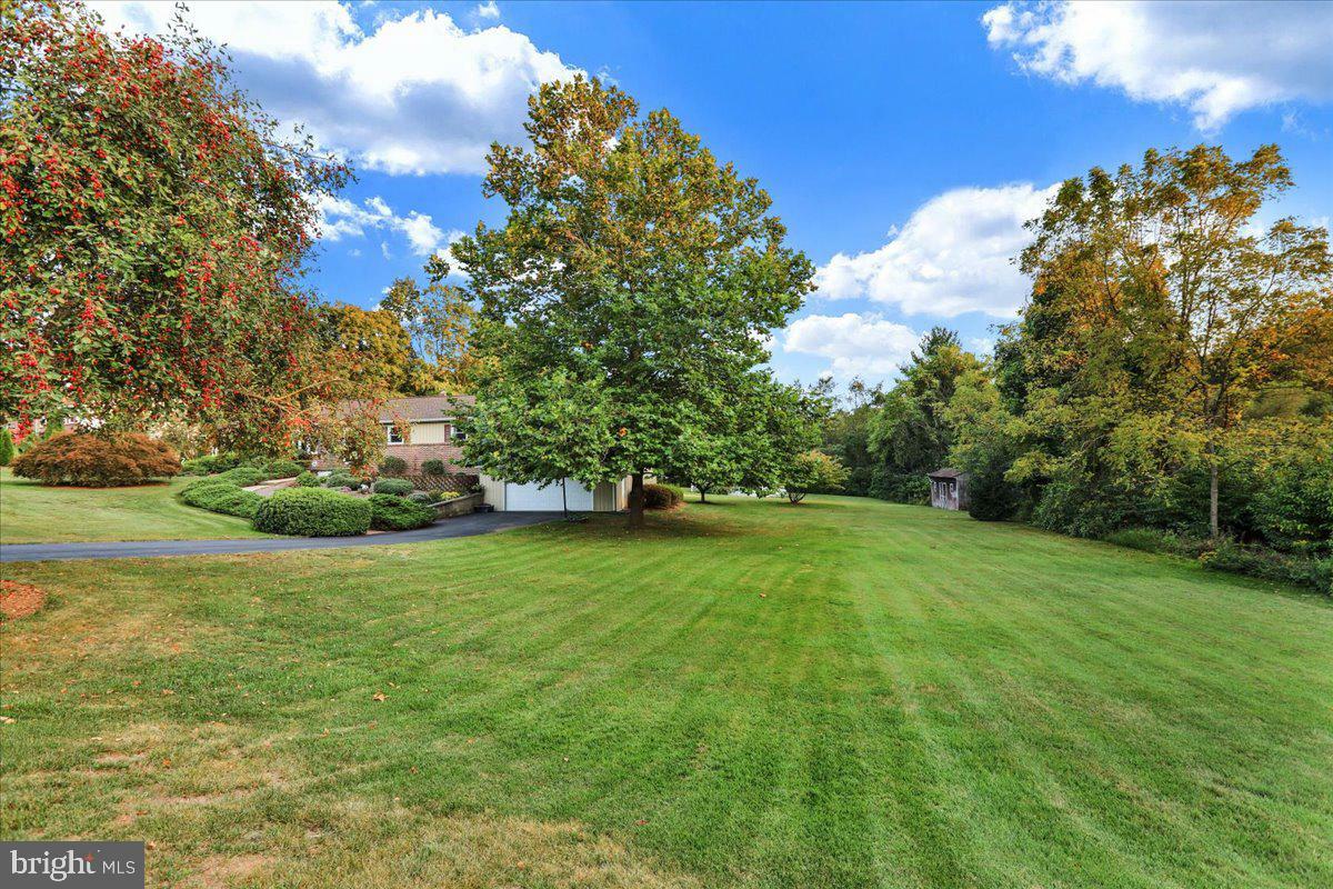 Property Photo:  5050 Meadow Lane  PA 19540 