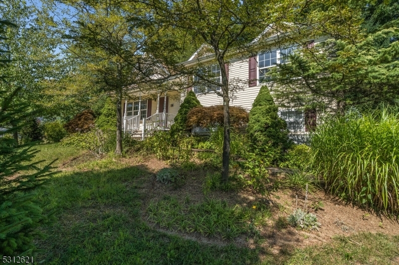 Property Photo:  6 Crestview Dr  NJ 07874 