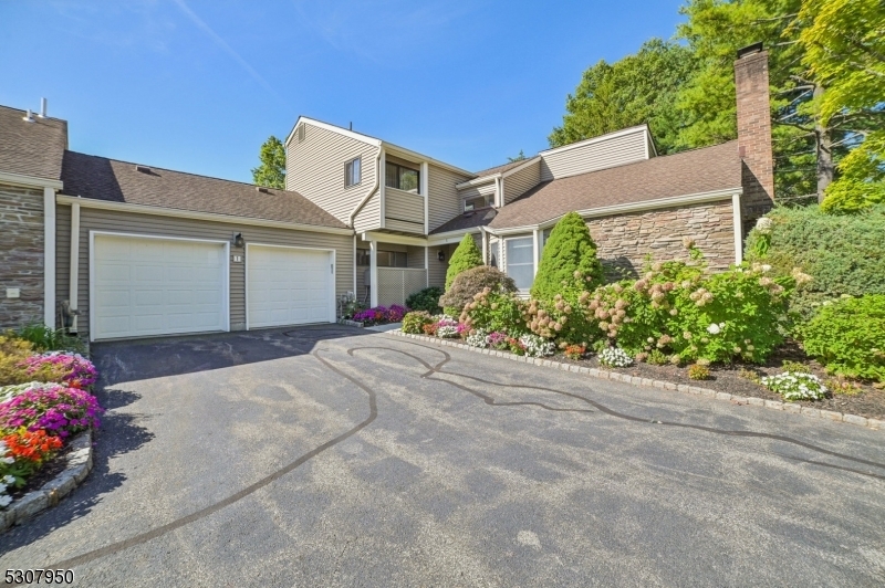 Property Photo: 1 Sarazen Ct NJ 07932