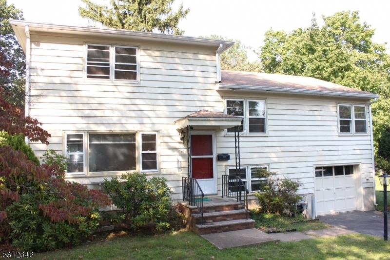 Property Photo:  41 Orchard Rd  NJ 07932 