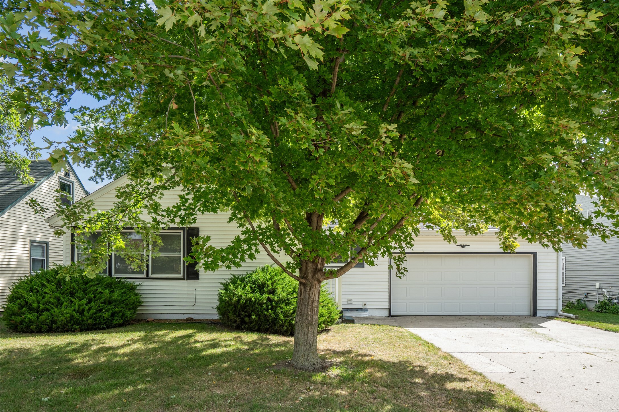 Property Photo:  639 16th Street  IA 50201 