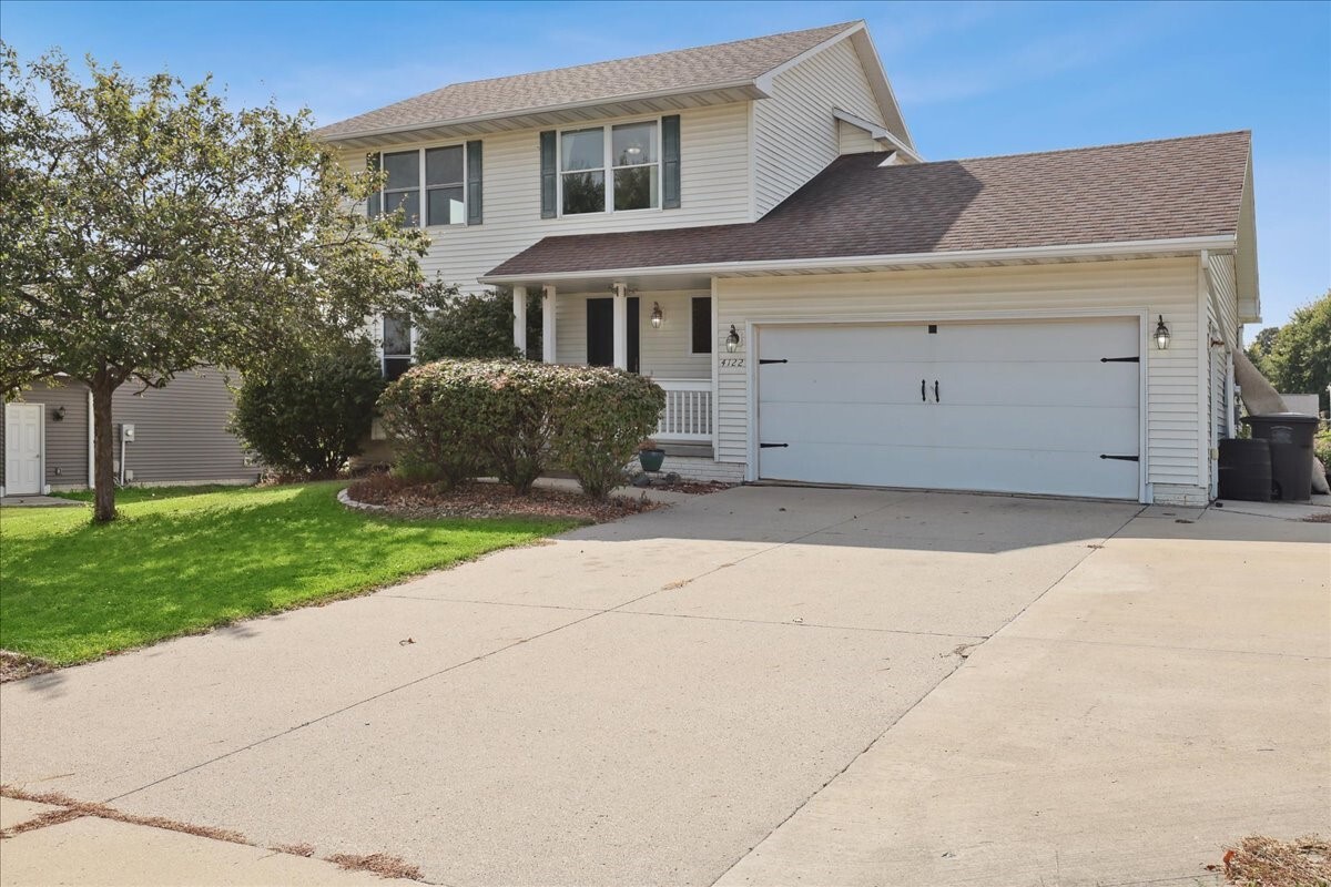4122 Easter Bay Court  Des Moines IA 50320 photo