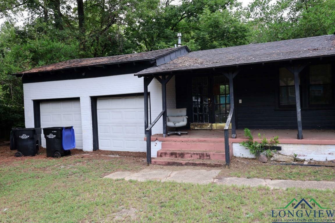 Property Photo:  805 E Melton  TX 75602 