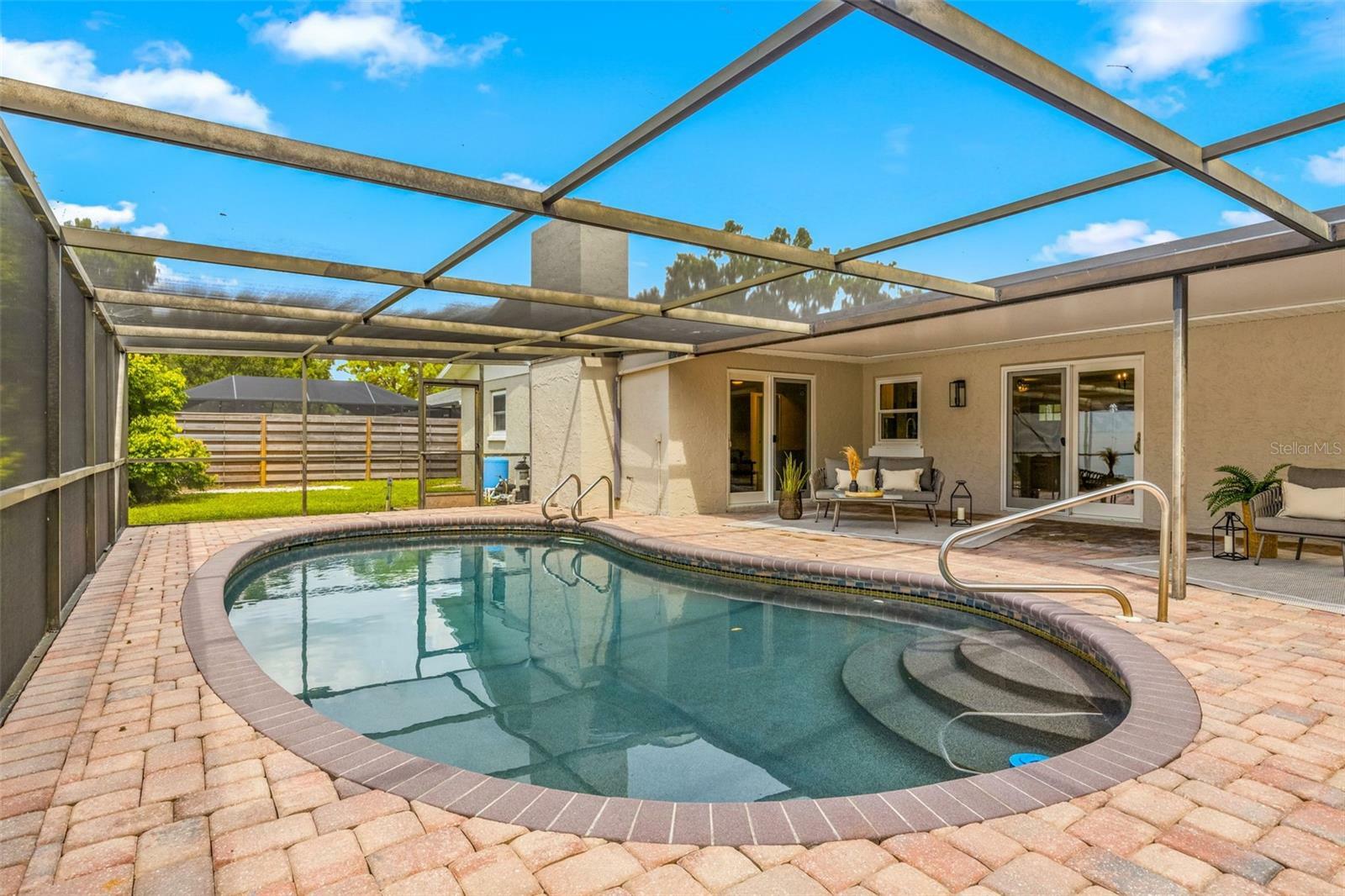 Property Photo:  1364 Georgetowne Circle  FL 34232 