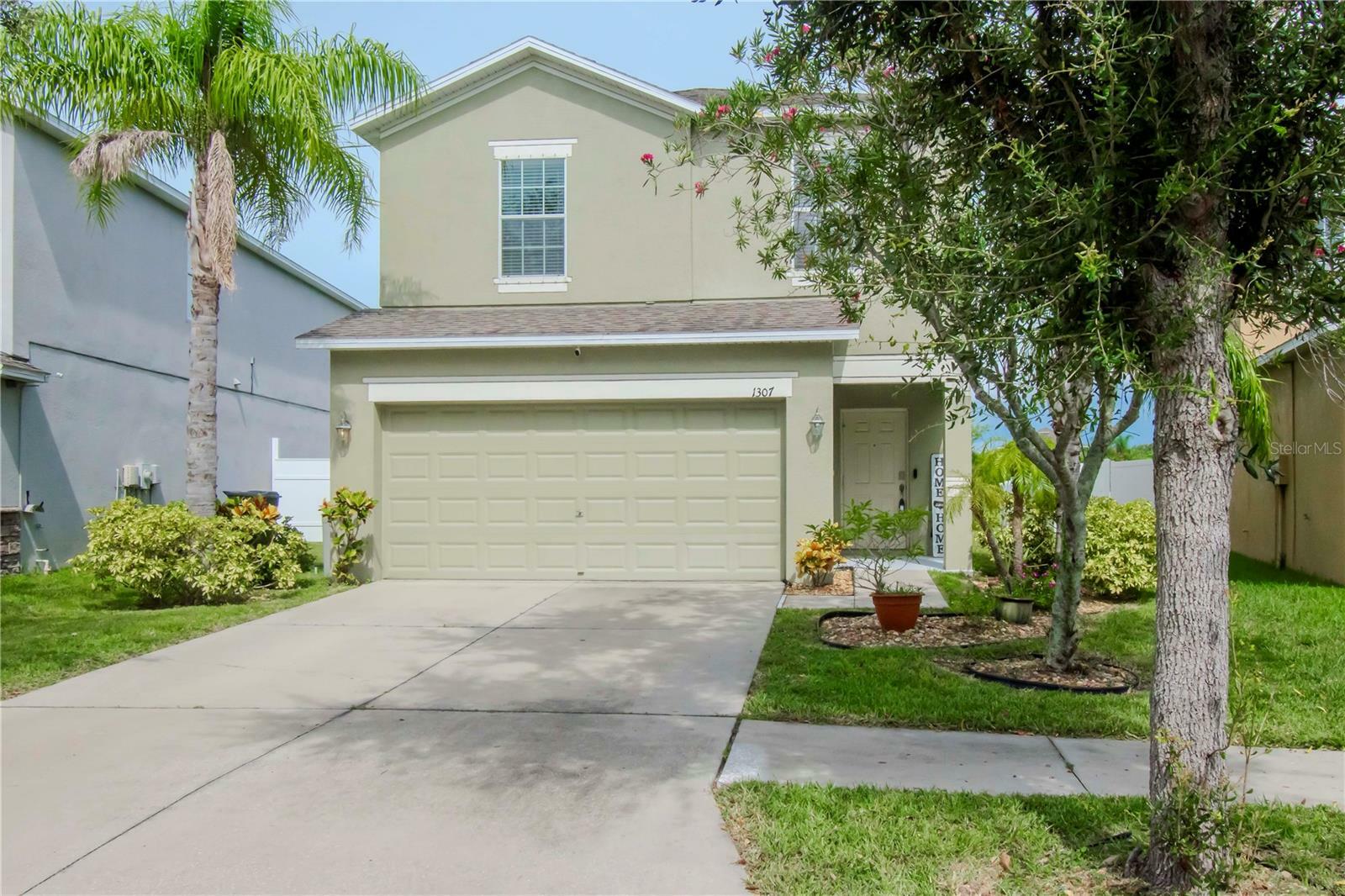 Property Photo:  1307 Pasadena Bloom Lane  FL 33570 