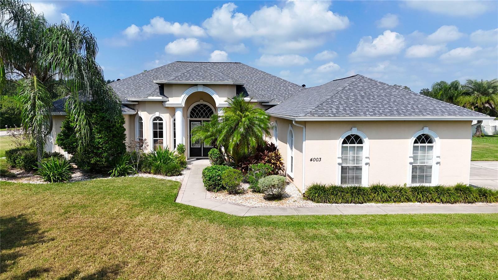 Property Photo:  4003 Twin Rivers Trail  FL 34219 