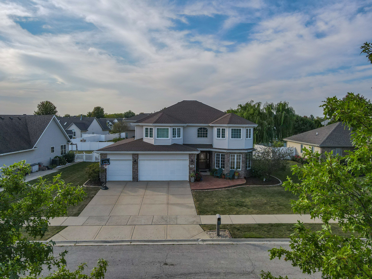 Property Photo:  986 Coyote Trail  IL 60950 