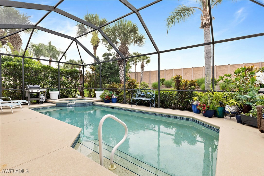 Property Photo:  10071 Colonial Country Club Boulevard  FL 33913 