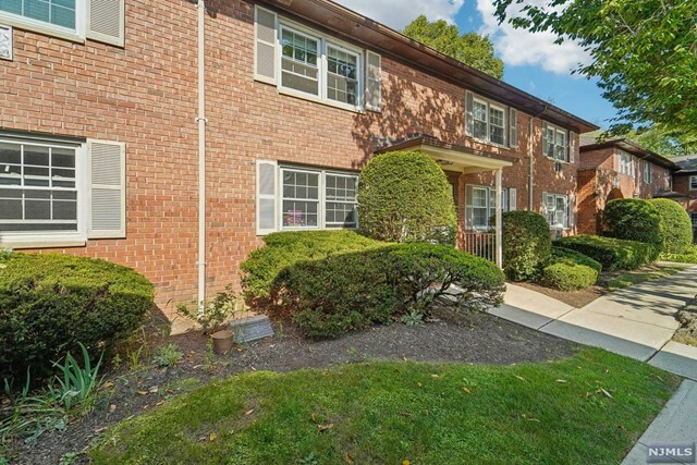 Property Photo:  34 Lakeside Drive  NJ 07041 