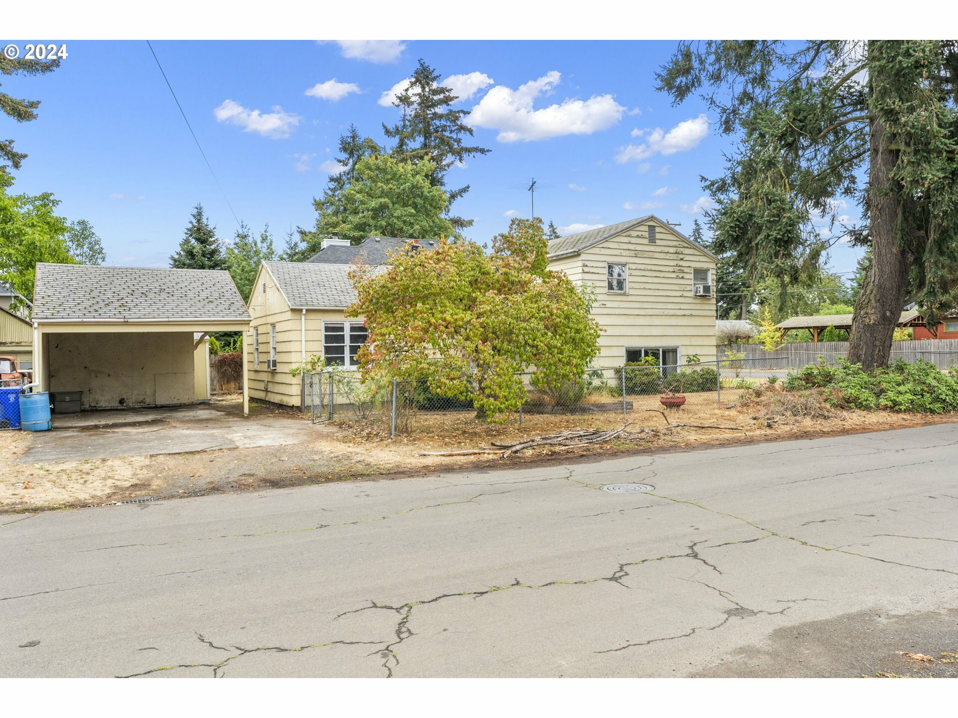 Property Photo:  7134 SE 63rd Ave  OR 97206 