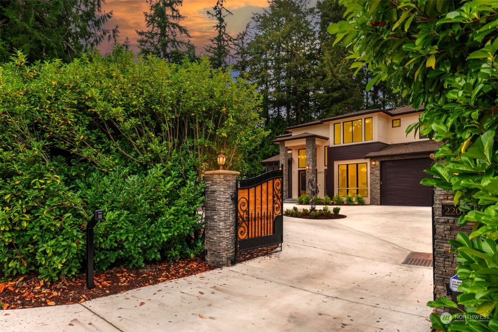Property Photo:  22012 SE 20th Street  WA 98075 
