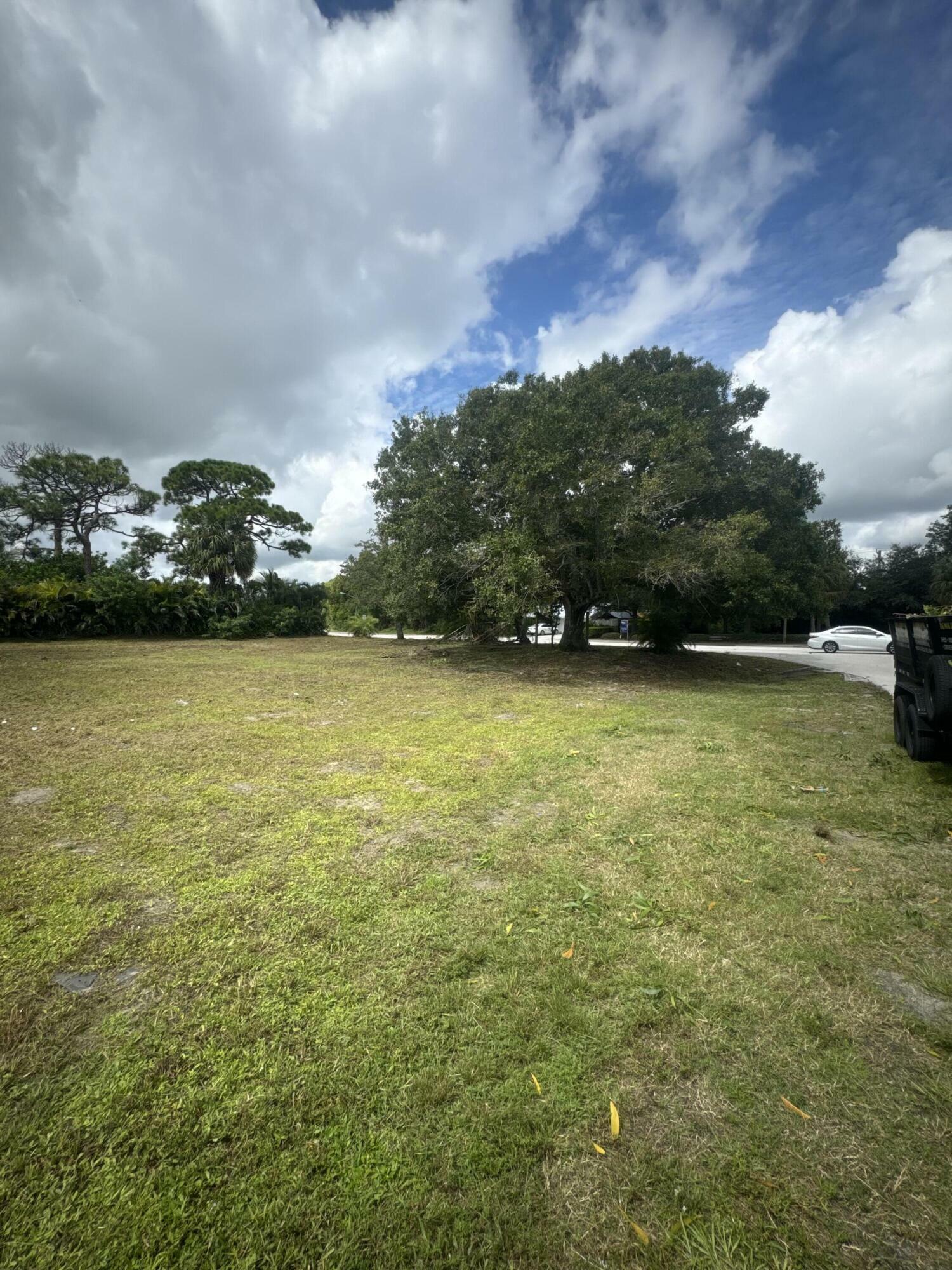 Property Photo:  198 NE St James Drive  FL 34983 