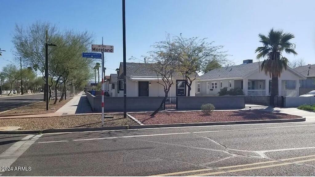 1037 E Moreland Street  Phoenix AZ 85006 photo