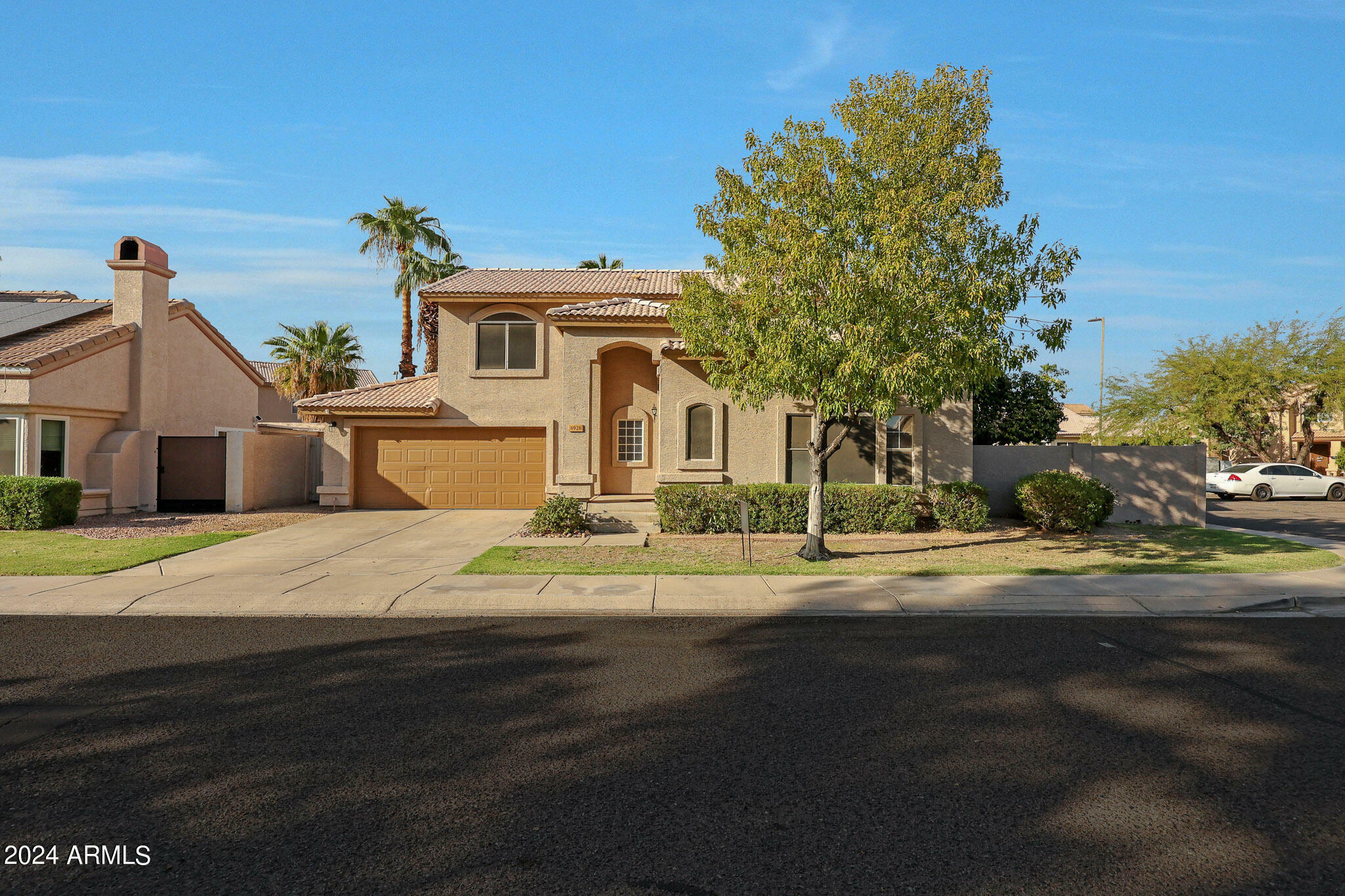 Property Photo:  8928 W Acapulco Lane  AZ 85381 