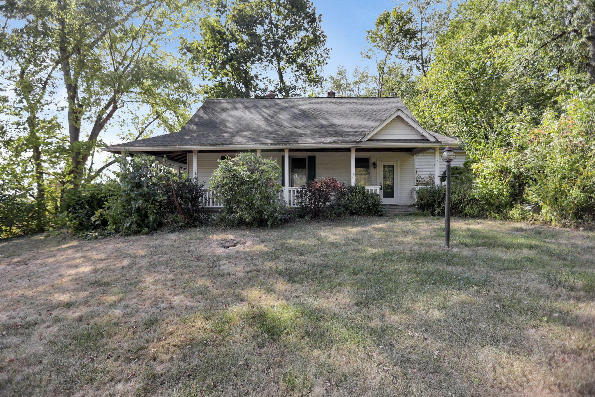 Property Photo:  780 National SE Road  OH 43025 