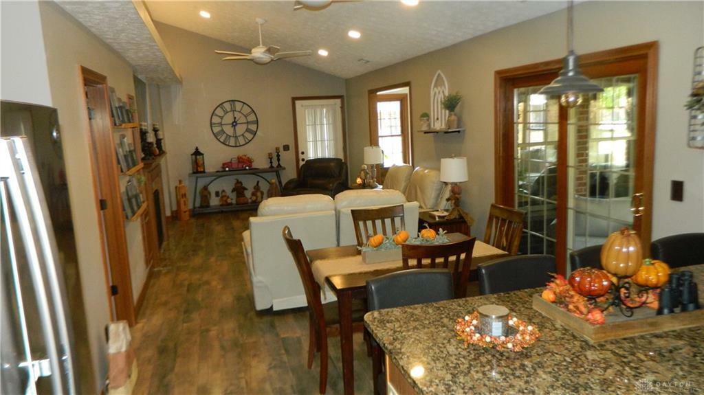 Property Photo:  1806 Willow Lakes Drive  OH 45502 