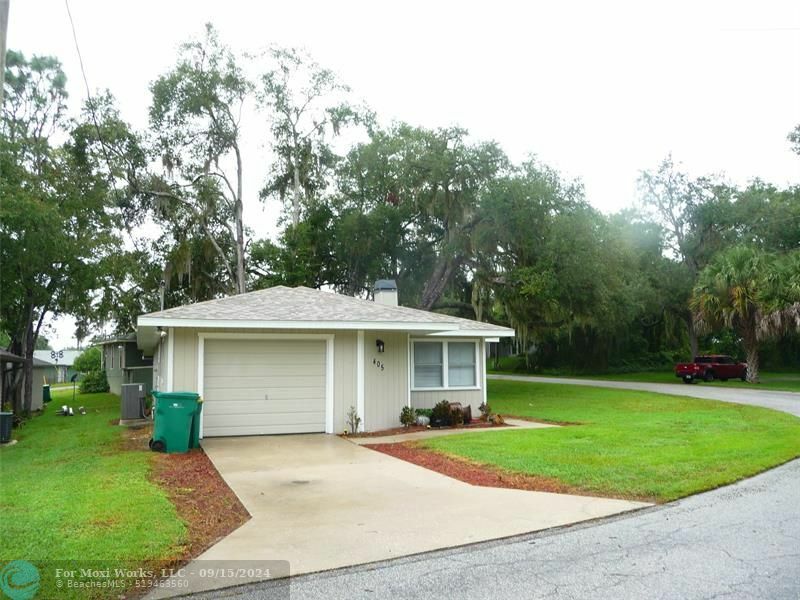 Property Photo:  405 E Circlewood St  FL 34452 