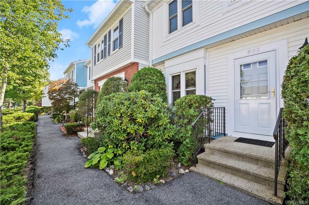 Property Photo:  403 Williamsburg Drive  NY 10541 