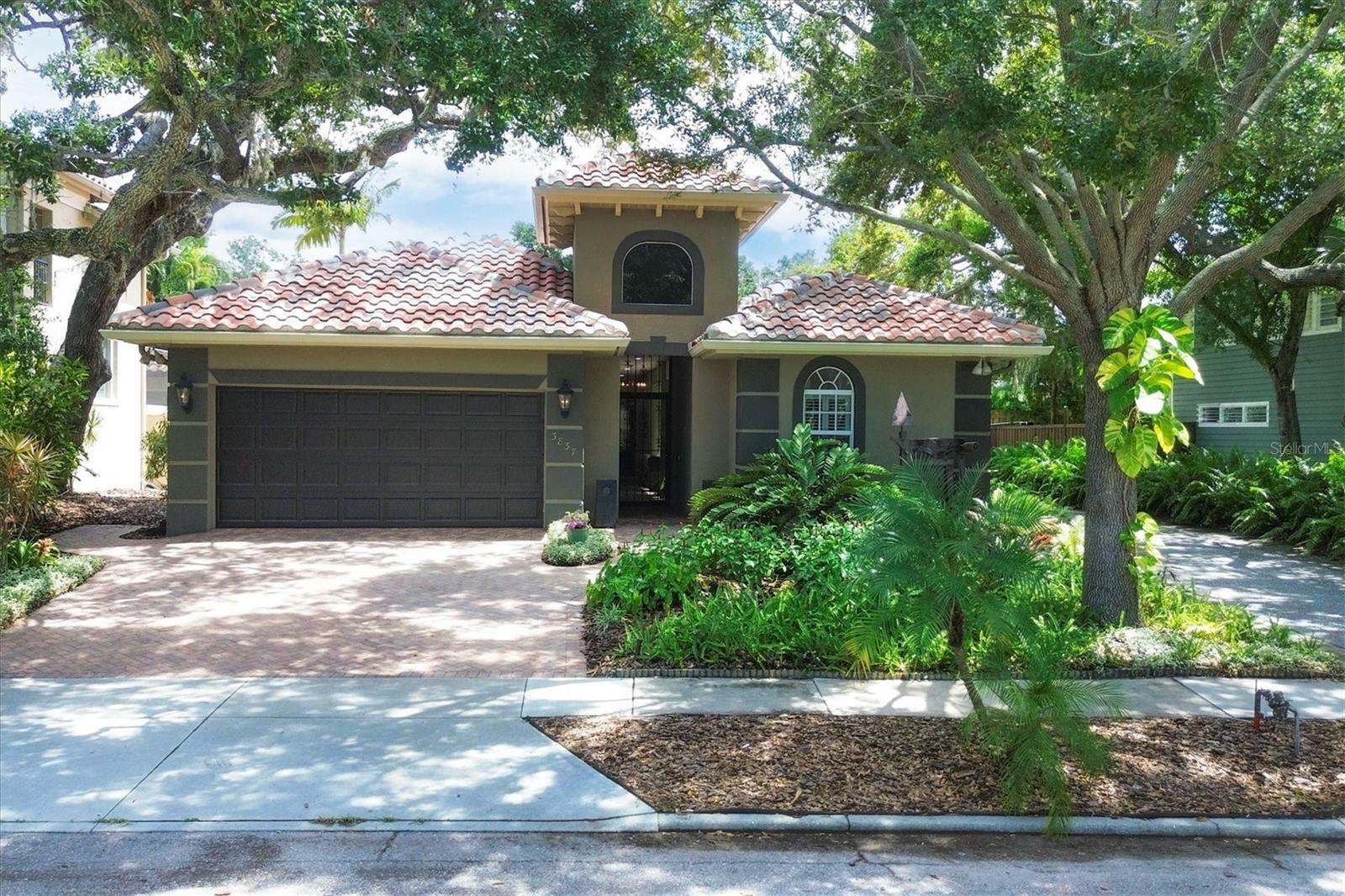 Property Photo:  3837 Camino Real  FL 34239 