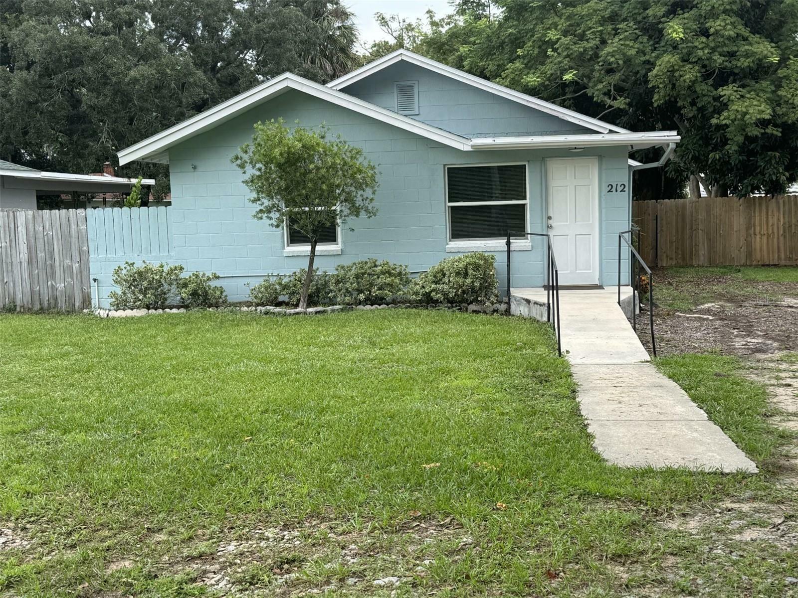 Property Photo:  212 W Central Avenue  FL 34737 