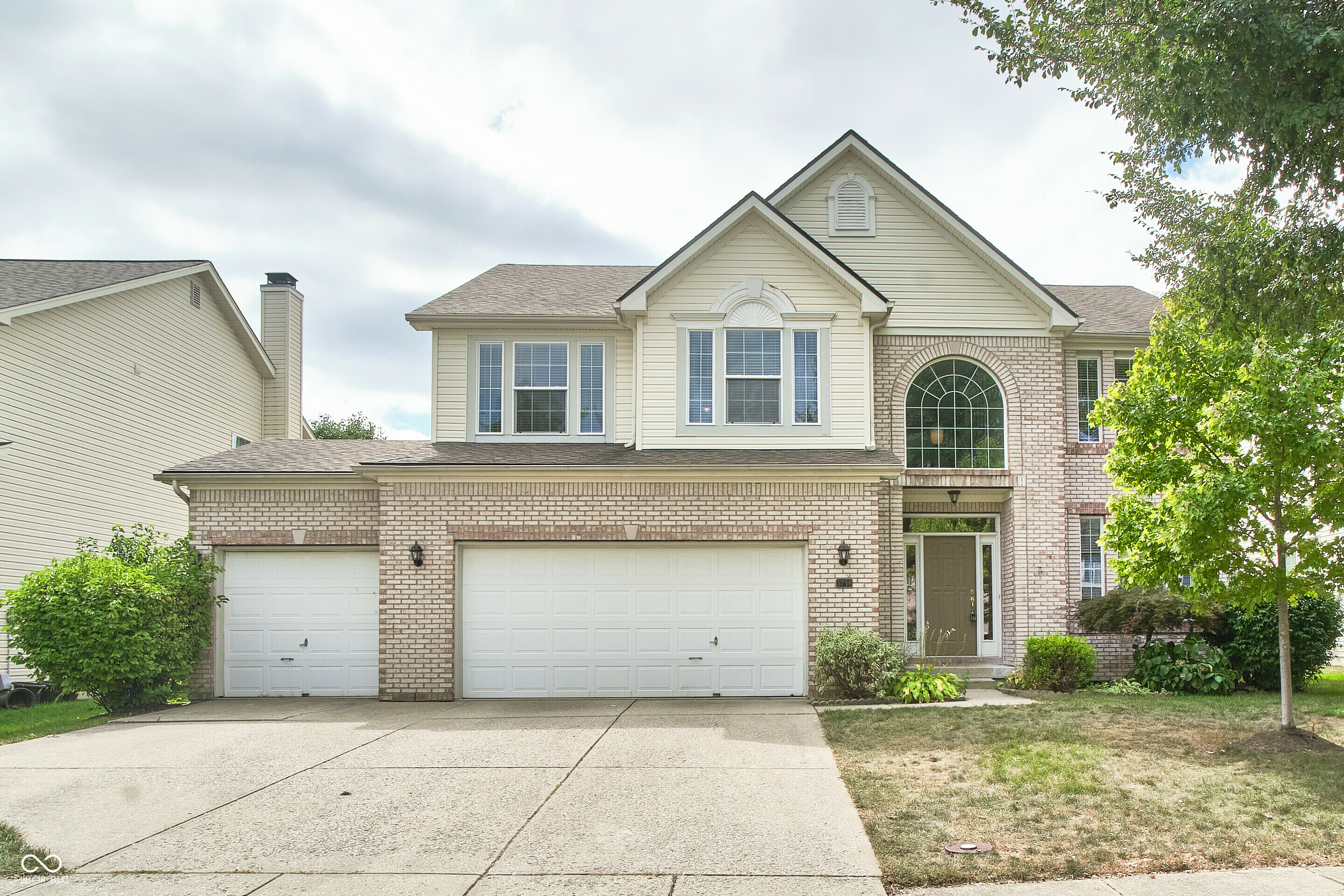 Property Photo: 5711 Aquamarine Drive IN 46033