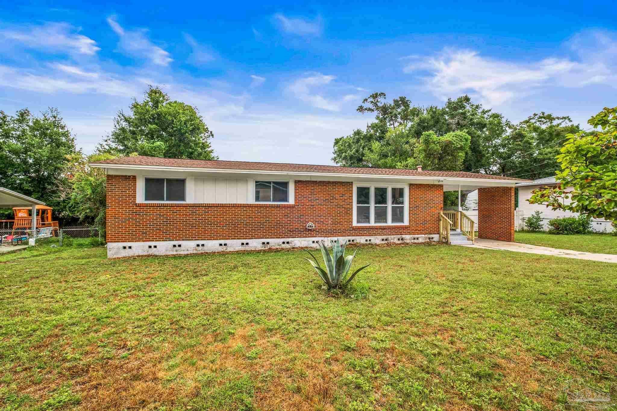 Property Photo:  755 Woodmere Dr  FL 32503 