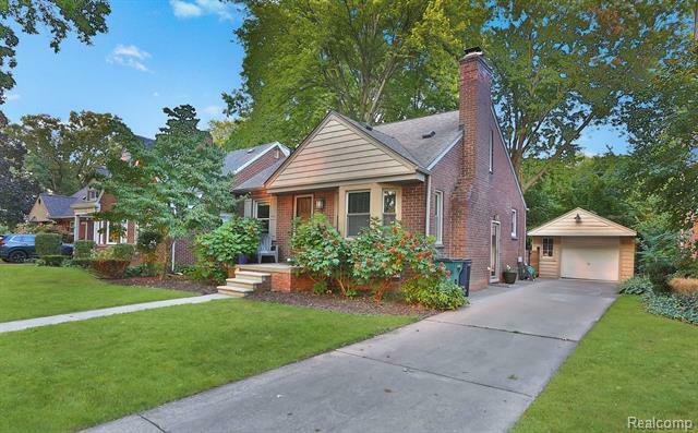 Property Photo:  613 S Connecticut Avenue  MI 48067 