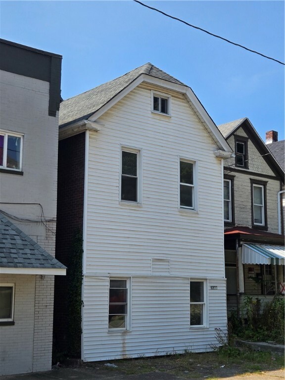 Property Photo:  1205 Victoria Ave  PA 15068 