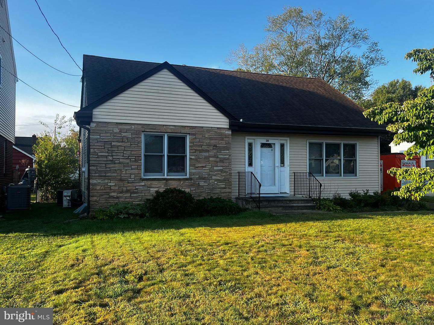 Property Photo:  20 Pine Avenue  NJ 08505 