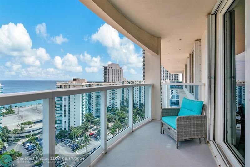 Property Photo:  3800 S Ocean Dr 1814  FL 33019 