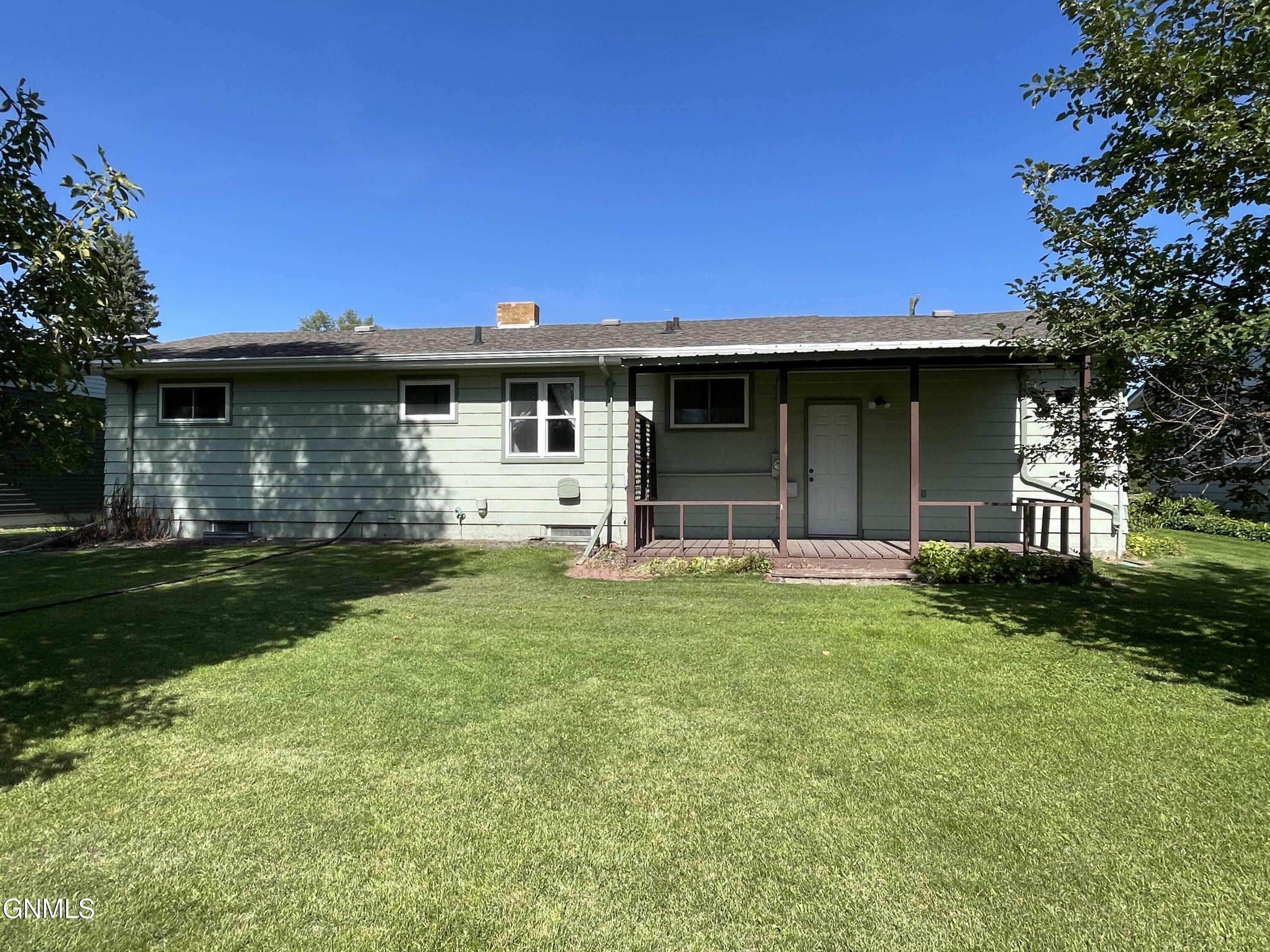 Property Photo:  218 1st Street N  ND 58438 