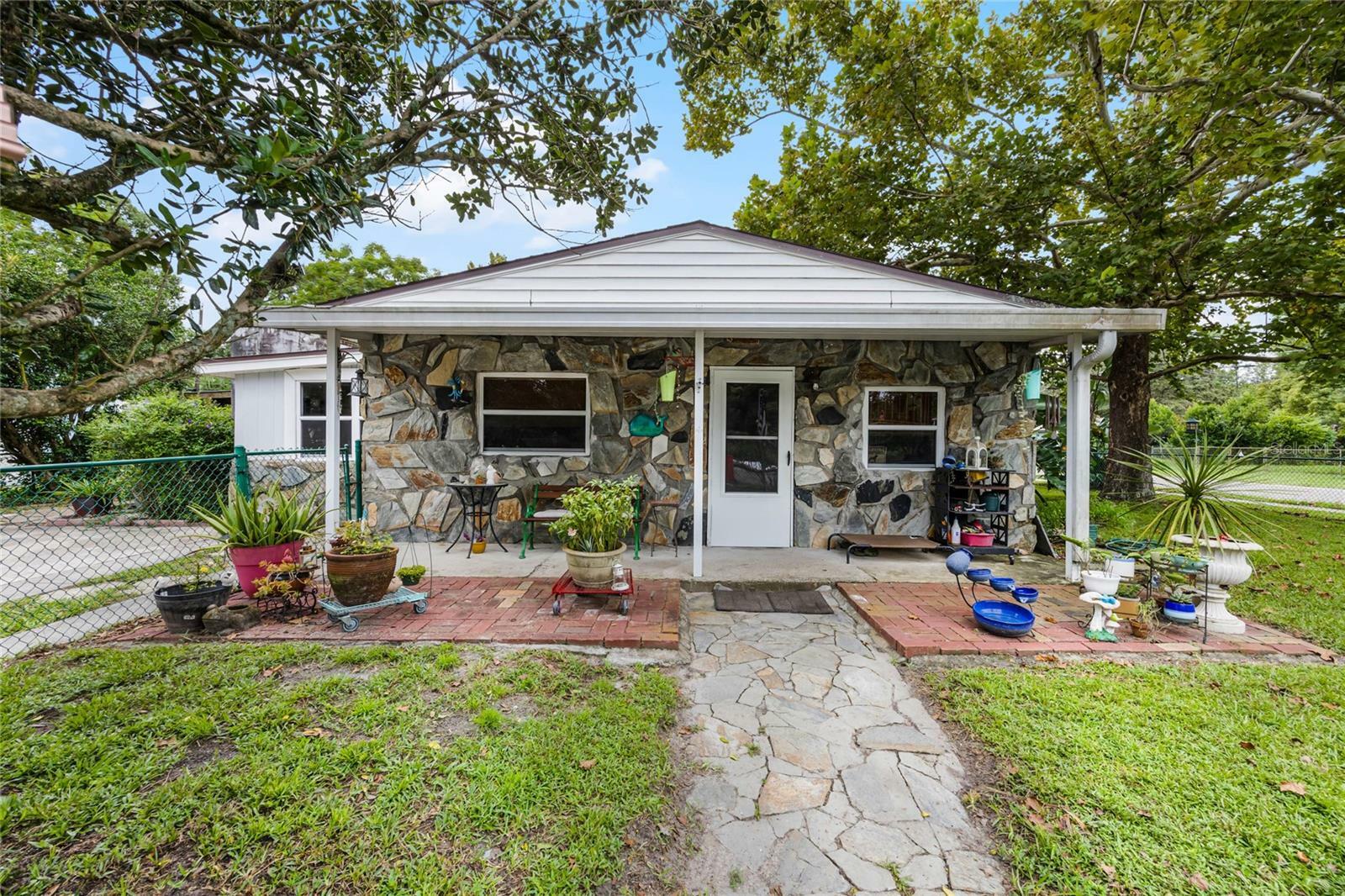 Property Photo:  10412 Groton Street  FL 32817 