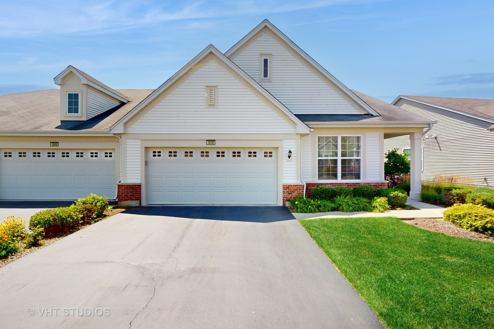 Property Photo: 1816 Kelley Lane 1816 IL 60140